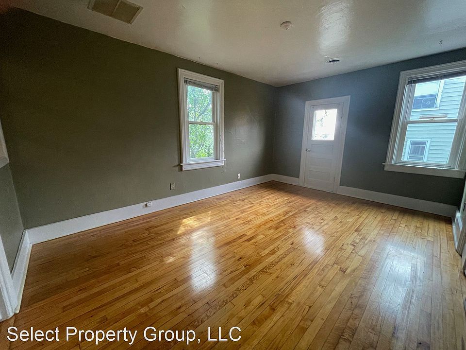1st image of 1926B N Warren Ave #10323404