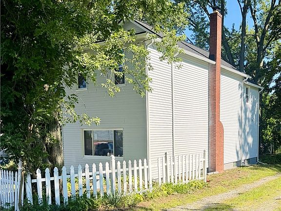 3rd image of 8246 W Columbia St