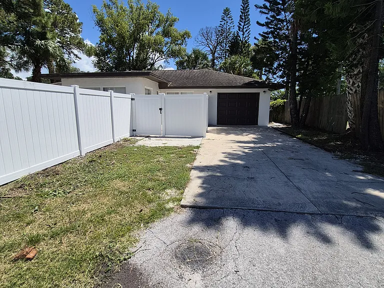 5311 Luna Vista Dr — Photo 23