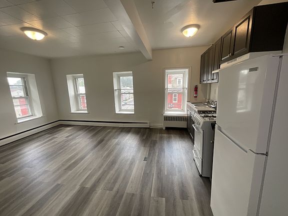 3rd image of 203 W North St #3