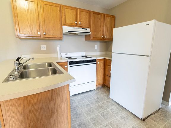 5th image of 100-300 Marjorie Ct #307