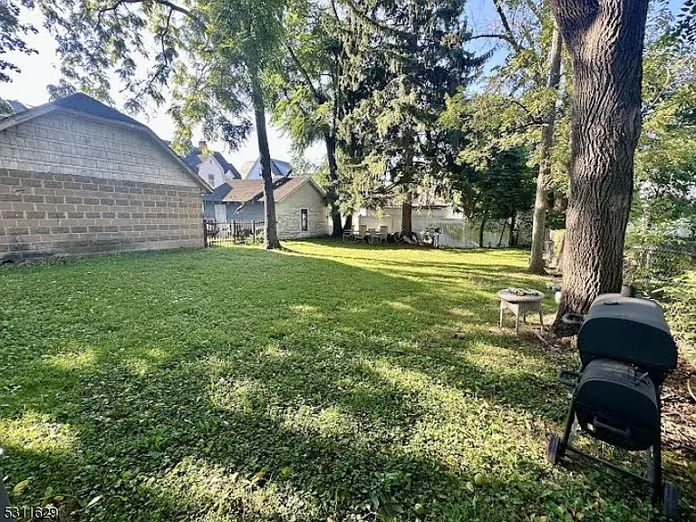 4B Swaine Pl — Photo 12