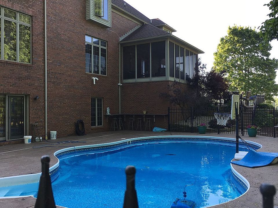 2nd image of 1 Dogwood Pl