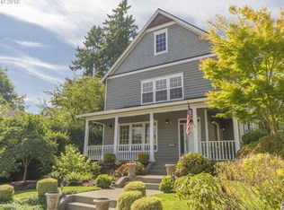 426 7th St, Lake Oswego, OR 97034