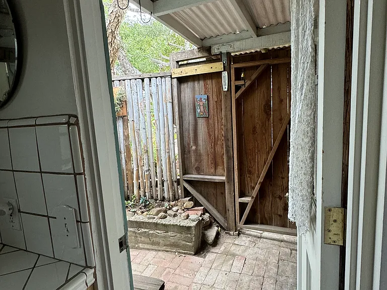 532 Hot Springs Rd — Photo 8