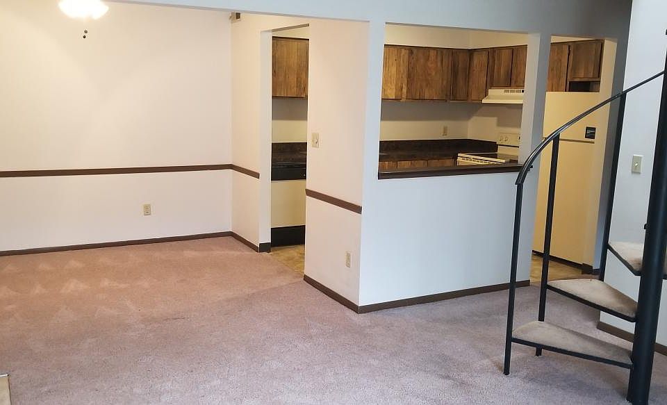 1st image of 1643 Hampton Knoll Dr