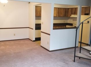 1643 Hampton Knoll Dr, Akron, OH 44313