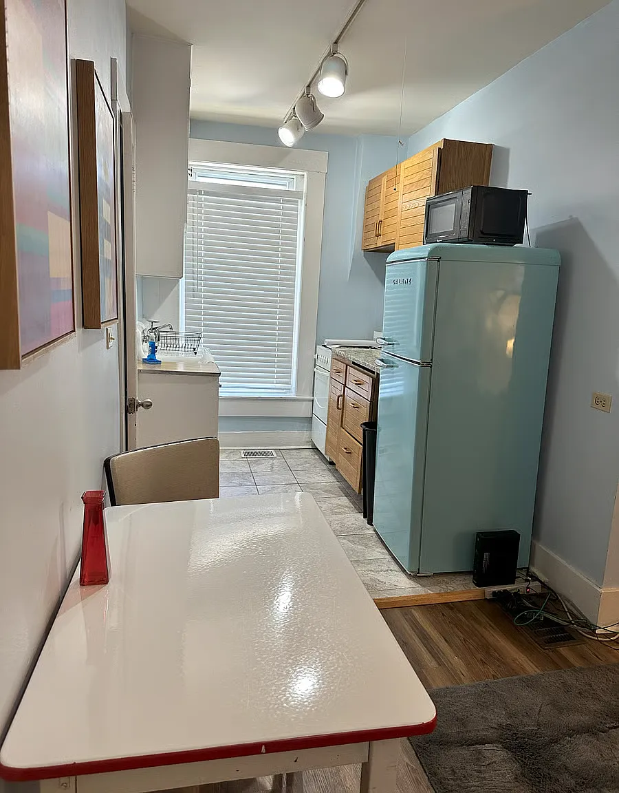 1 bed, 500 sqft, $995 — Photo 2