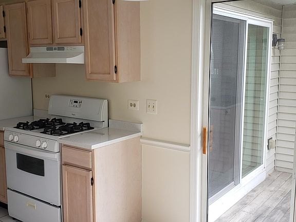 5th image of 1517 W Hawkes St Unit 4