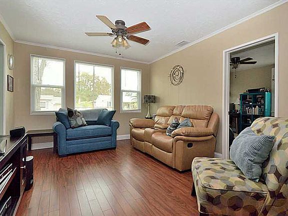 2nd image of 1006 W Peninsular St