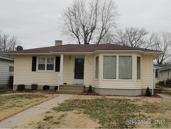 1908 Lemon Street Dr photo 1