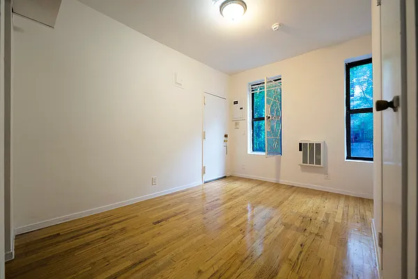 Rented by Buchbinder & Warren | media 9