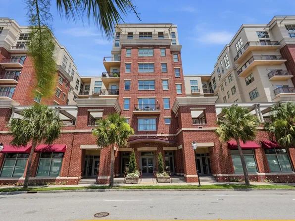 150 Bee St APT 402, Charleston, SC 29401