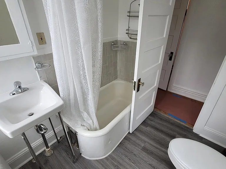 324 Spring St #1 — Photo 13