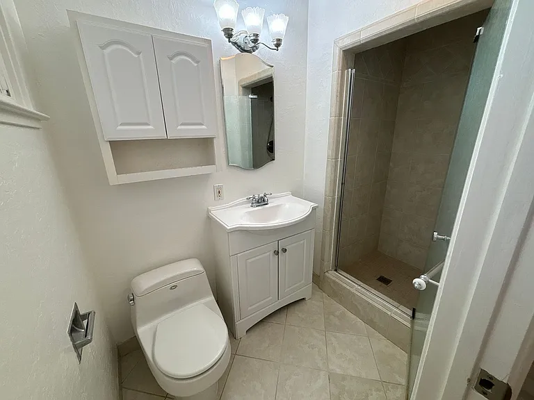 1419 Yolanda Ct — Photo 13