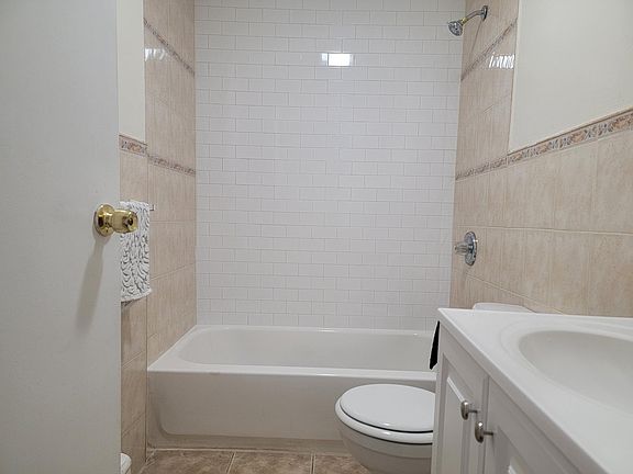 5th image of 70 Belmont Ave #27