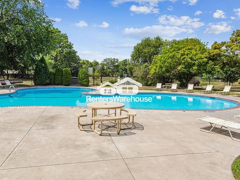 10840 Rockford Rd #203 — Photo 14