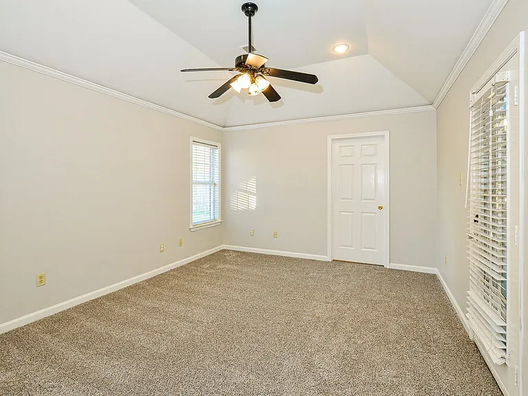 1550 Far Dr — Photo 9