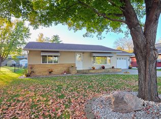461 Division St, Gaylord, MN 55334