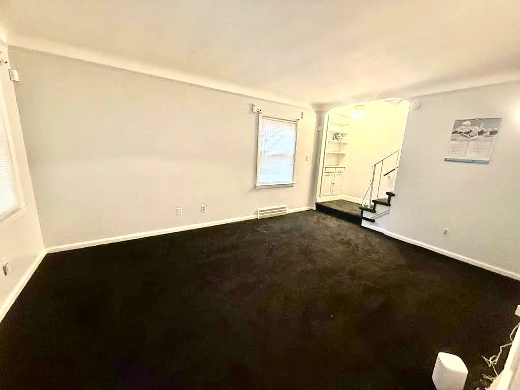 2 bed, 1276 sqft, $1,100 — Photo 2