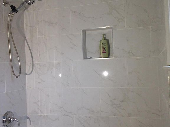 5th image of 4836 Greenleaf St #2B
