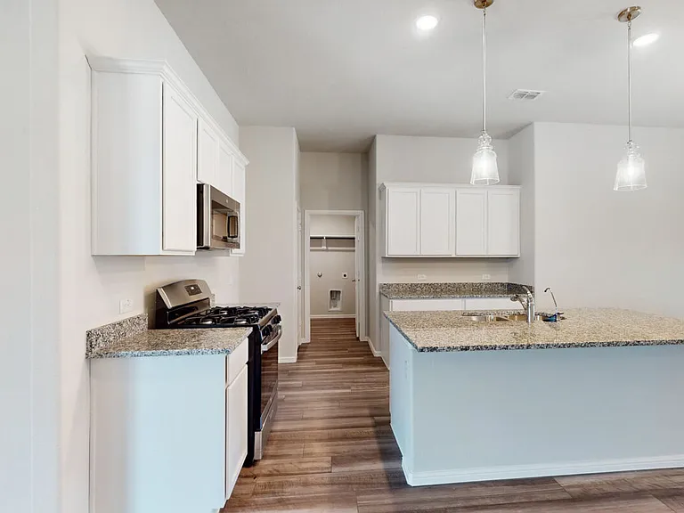 1817 Grassland Dr — Photo 10