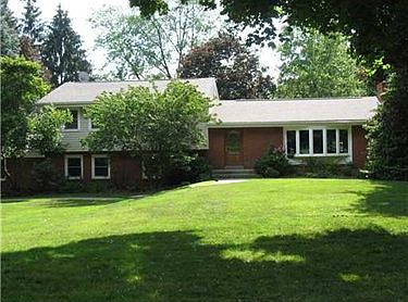 1st image of 115 Yorkshire Dr