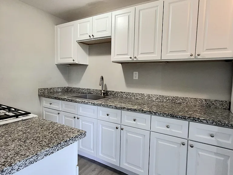 748 Lampasas Ave #4 — Photo 5