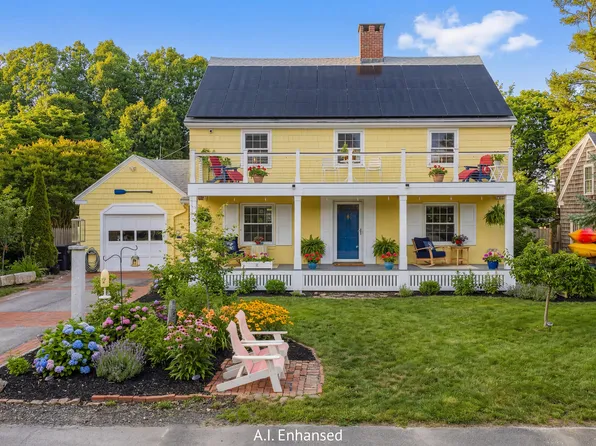 12 Reg Roc Road, Falmouth, ME 04105