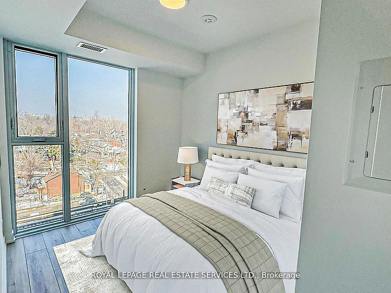 1660 Bloor St W #401 — Photo 8