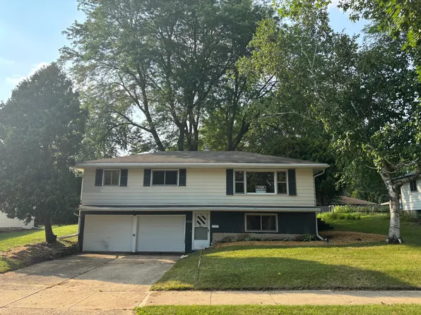 4806 Goldfinch Dr, Madison, WI 53714