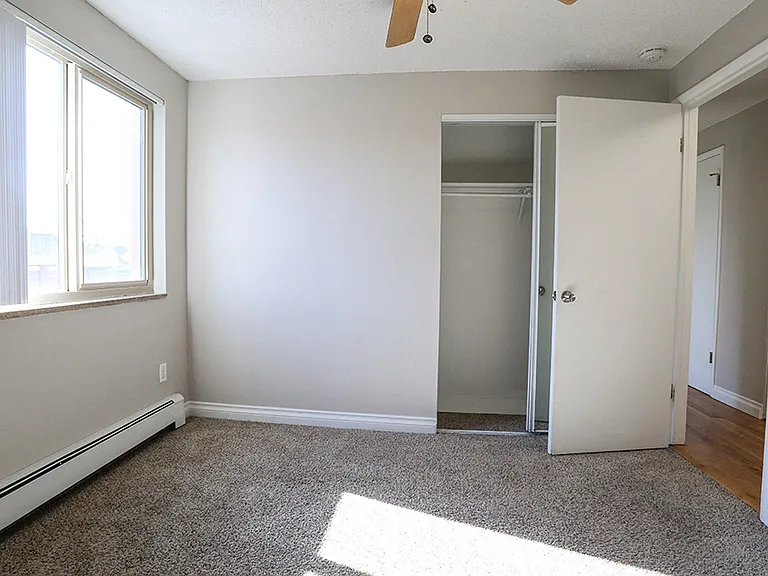 222 Logan — Photo 87