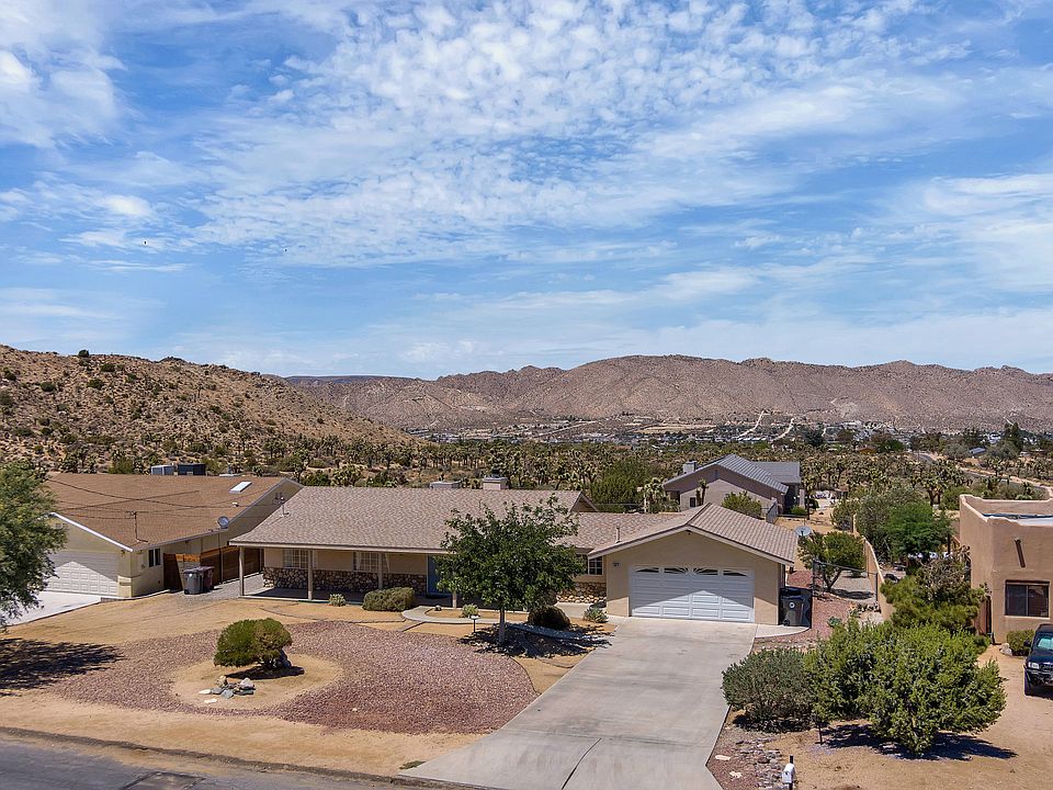1st image of 56070 Desert Gold Dr