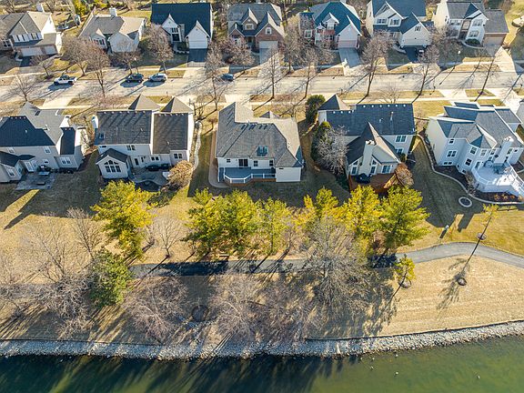 4th image of 704 Lake Ridge Dr