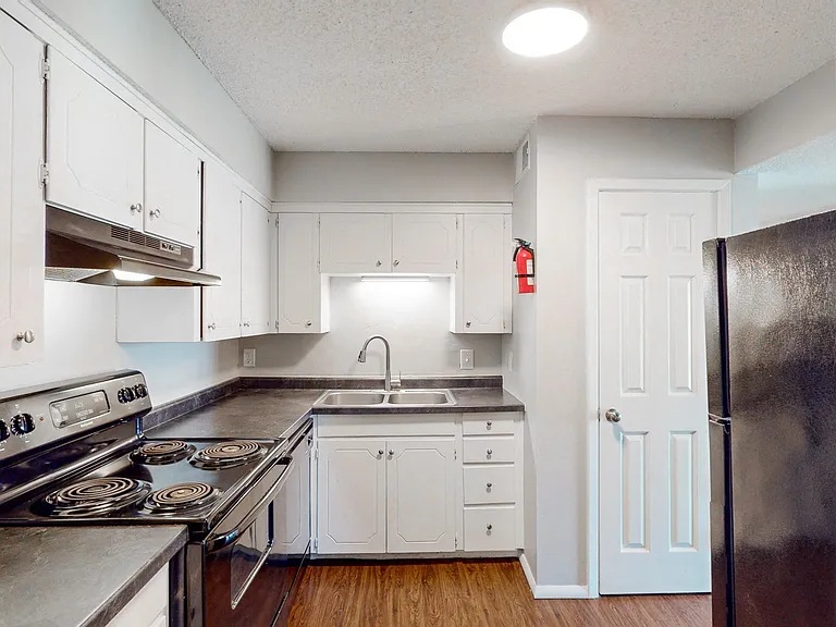 The Parks Apartments off Main — Photo 1