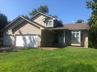 569 Sumerlin Cir NW, Saint Michael, MN 55376