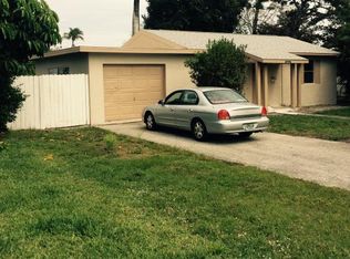 870 10th St N, Naples, FL 34102