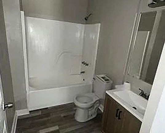 4th image of 3724 Hitchcock Rd
