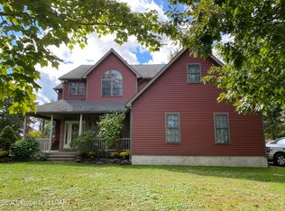 10 Stoneledge Ln, Sweet Valley, PA 18656