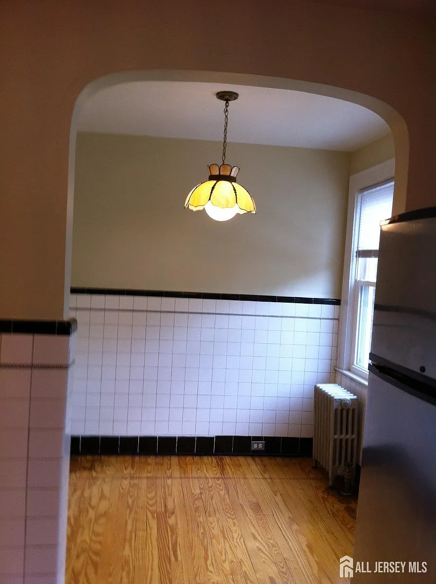 Building Photo - 1301 Central Ave #1