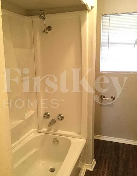 7000 Meadowbrook Dr — Photo 17