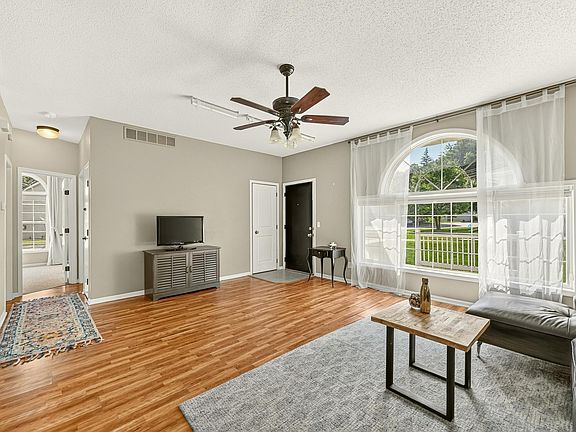 4th image of 1949 Topaz Pointe Ln SW