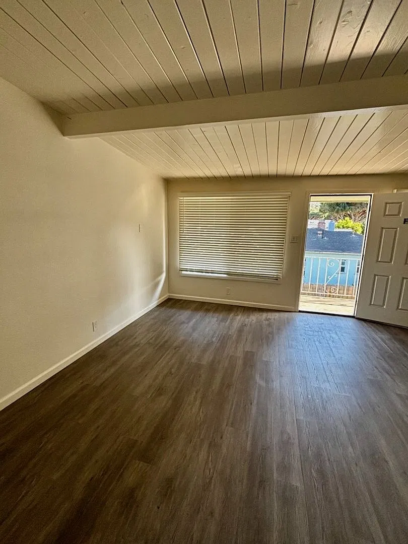 2414 310 South H St — Photo 3