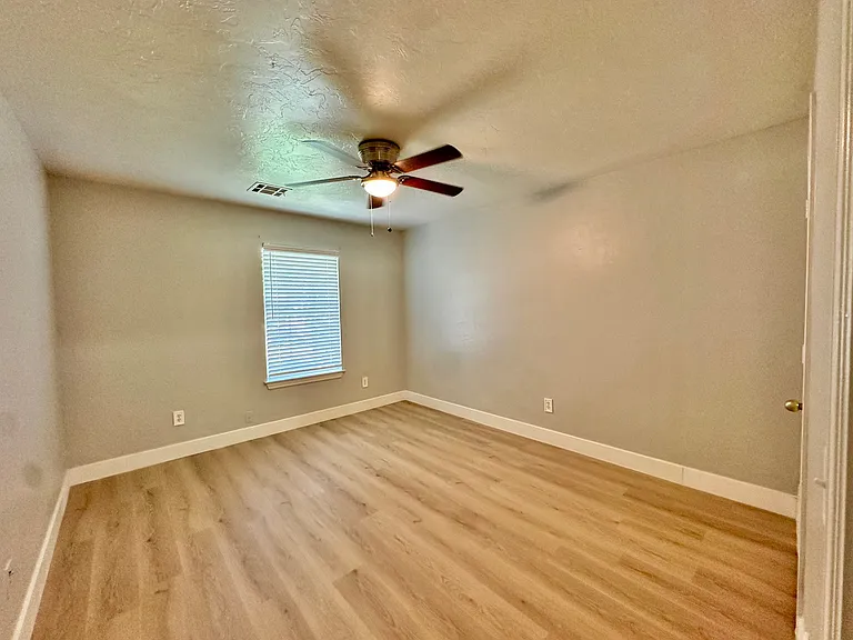 12704 Briar Hollow Ln — Photo 14