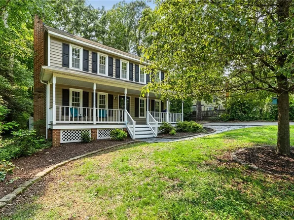 8805 E Wadsworth Pl, North Chesterfield, VA 23236