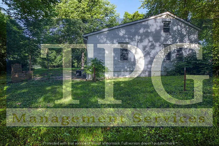 2121 N River Blvd — Photo 24