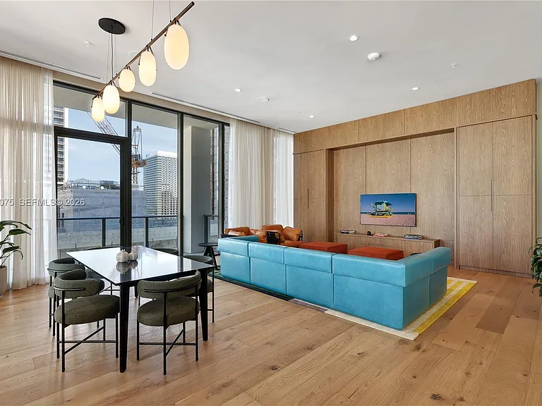 11 NE 6th St #2401 — Photo 29