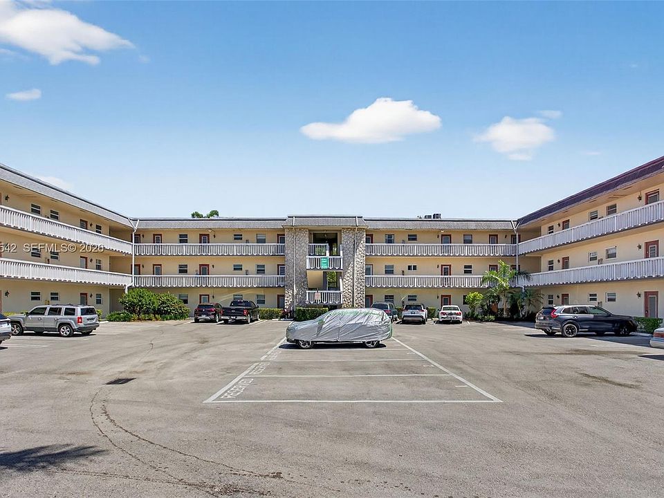 1st image of 4299 NW 16th St APT 202