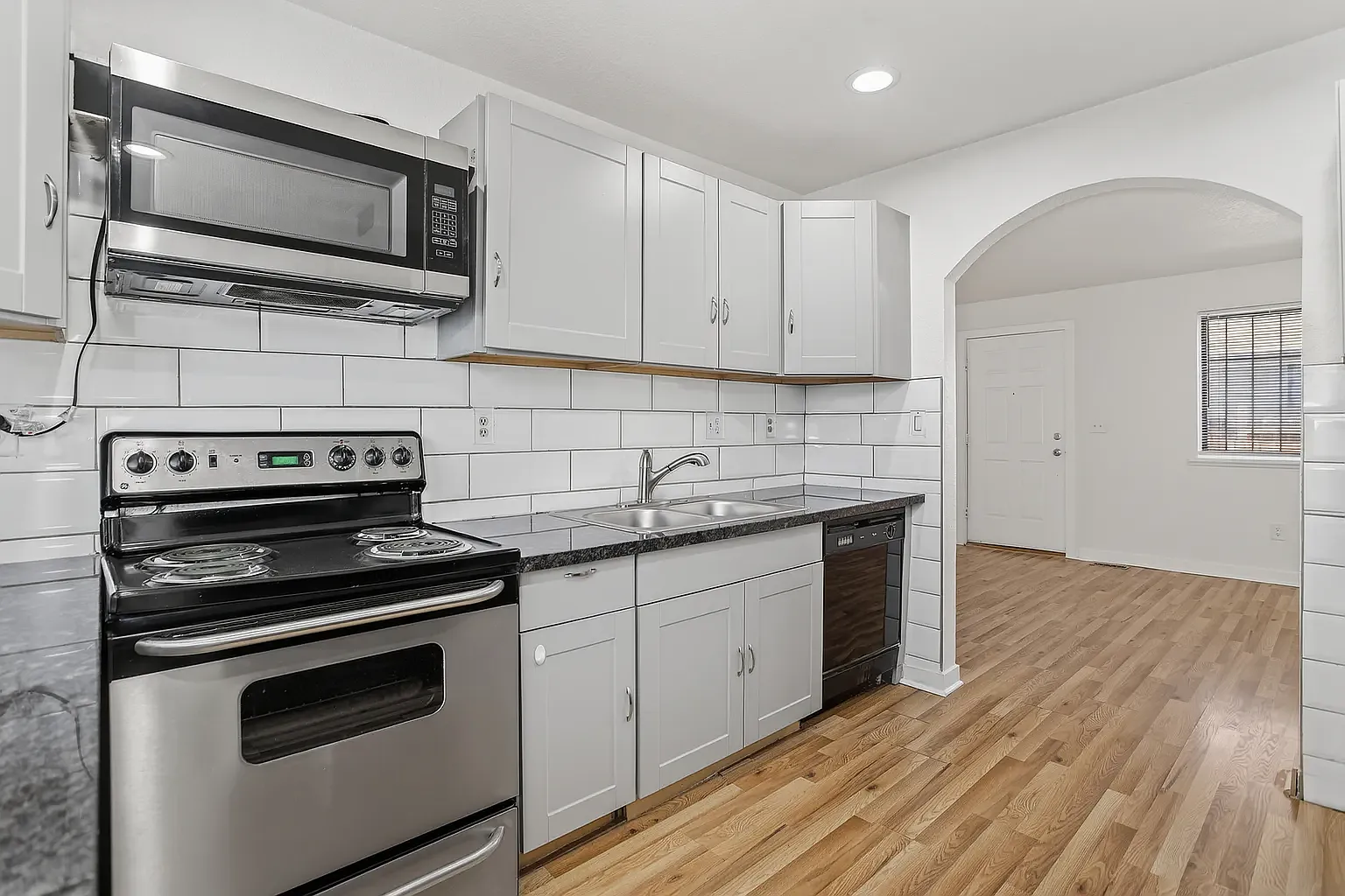 2 bed, 1500 sqft, $2,450 — Photo 1