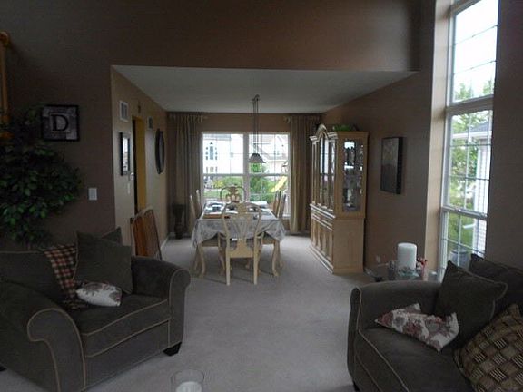 3rd image of 132 Hearthstone Dr